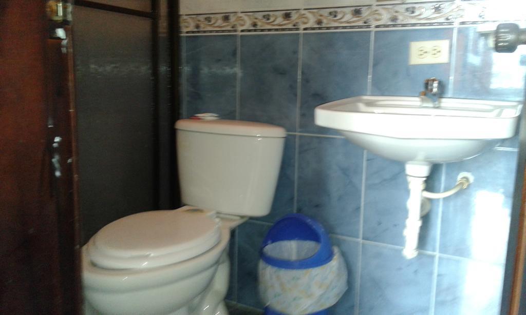 Hostal Jireh Тена Екстер'єр фото