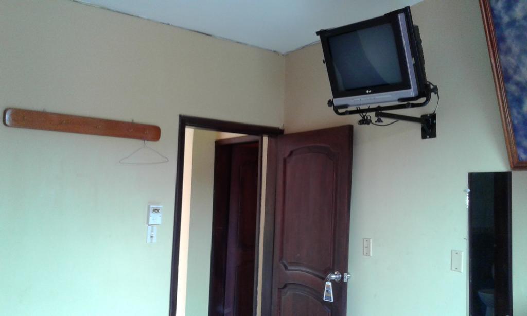 Hostal Jireh Тена Екстер'єр фото