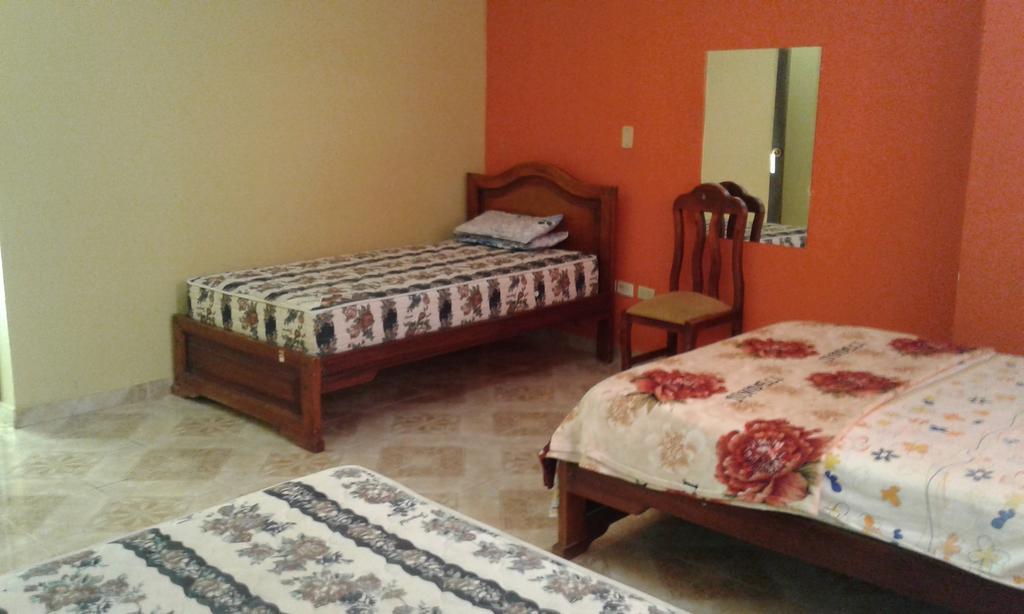 Hostal Jireh Тена Екстер'єр фото