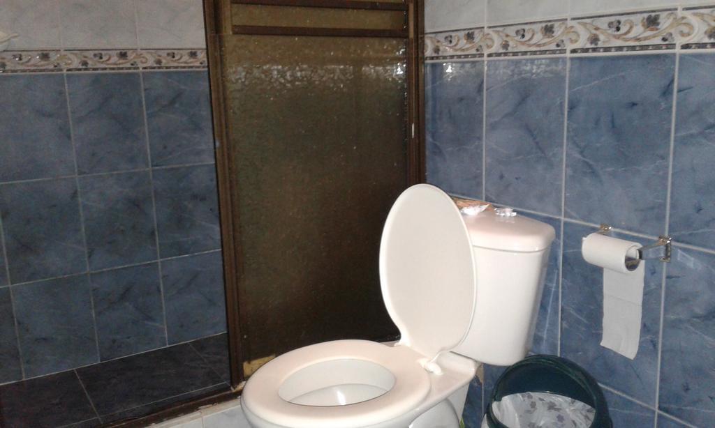 Hostal Jireh Тена Екстер'єр фото