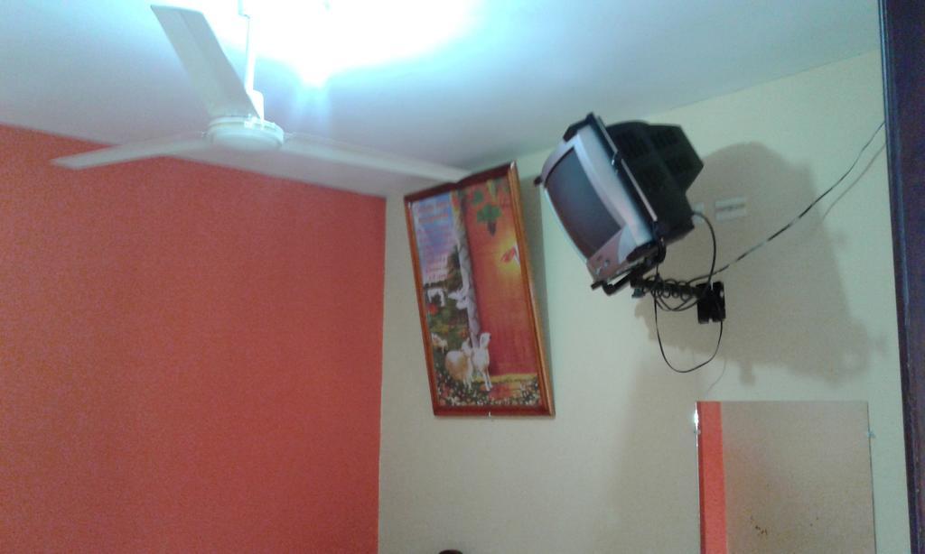 Hostal Jireh Тена Екстер'єр фото