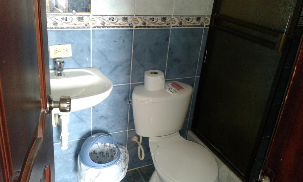 Hostal Jireh Тена Екстер'єр фото